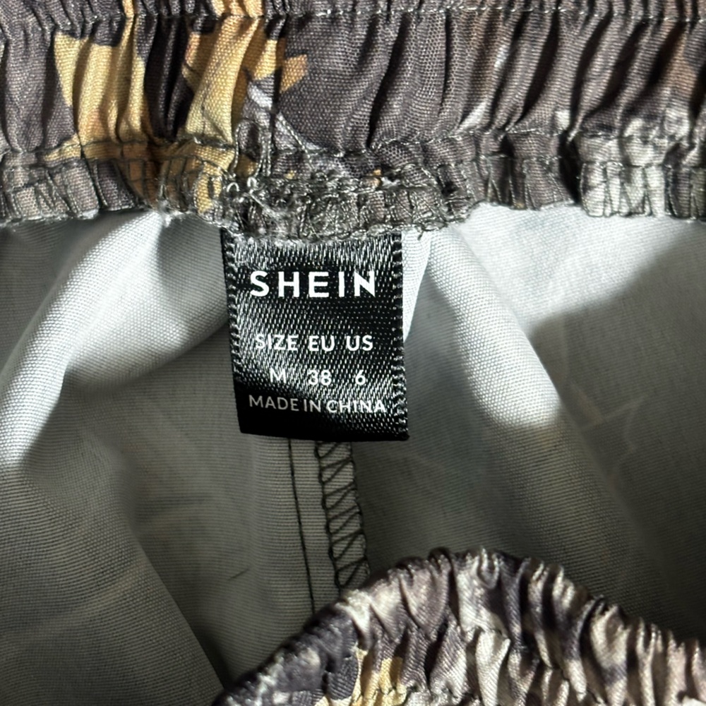 Women’s Wide Leg Camouflage Patterned Pants - Picture 5 of 5